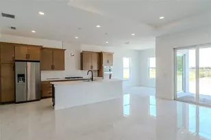 659 Maldives Trl, Sarasota, FL 34234 - Photo 5