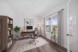 659 Maldives Trl, Sarasota, FL 34234 - Photo 5