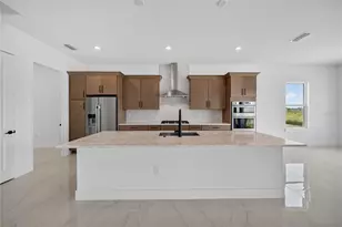 659 Maldives Trl, Sarasota, FL 34234 - Photo 15