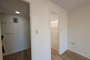 3628 Lake Bayshore Dr, Bradenton, FL 34205 - Photo 13