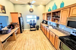 958 Sandpiper Cir, Bradenton, FL 34209 - Photo 51