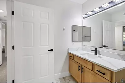 1155 Villagio Circle #205, Sarasota, FL 34237 - Photo 27