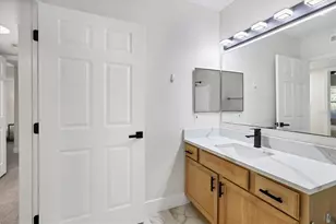 1155 Villagio Cir, Sarasota, FL 34237 - Photo 27