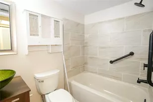 3502 Lake Bayshore Dr, Bradenton, FL 34205 - Photo 7