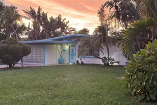 2225 Valencia Dr, Sarasota, FL 34239 - Photo 3