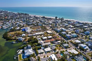 205 Haverkos Ct, Holmes Beach, FL 34217 - Photo 45