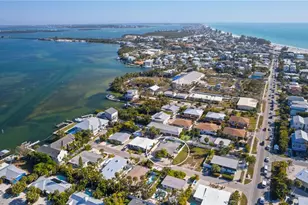 205 Haverkos Ct, Holmes Beach, FL 34217 - Photo 29