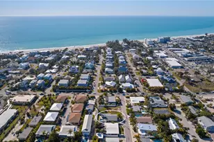 205 Haverkos Ct, Holmes Beach, FL 34217 - Photo 51