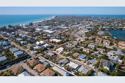 205 Haverkos Court, Holmes Beach, FL 34217 - Photo 33