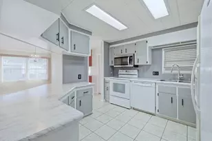 6710 36th Ave E, Palmetto, FL 34221 - Photo 11