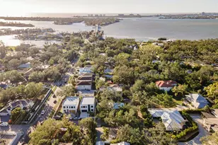 1704 Wisconsin Ln, Sarasota, FL 34239 - Photo 3