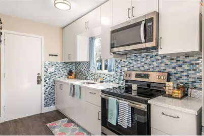 1704 Wisconsin Lane, Sarasota, FL 34239 - Photo 9