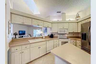 5611 Garden Lakes Drive, Bradenton, FL 34203 - Photo 15