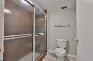 635 Woodlawn Dr, Bradenton, FL 34210 - Photo 23