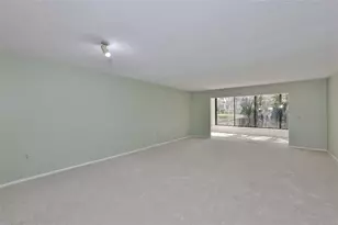 635 Woodlawn Dr, Bradenton, FL 34210 - Photo 9