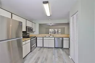 635 Woodlawn Dr, Bradenton, FL 34210 - Photo 7