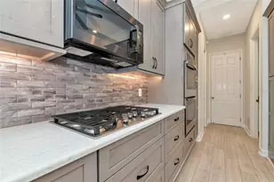 4990 Gardiners Bay Cir, Sarasota, FL 34238 - Photo 13