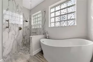 4990 Gardiners Bay Cir, Sarasota, FL 34238 - Photo 9