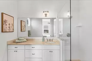 634 Key Royale Dr, Holmes Beach, FL 34217 - Photo 21