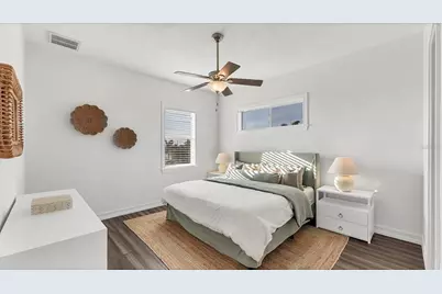 634 Key Royale Drive, Holmes Beach, FL 34217 - Photo 19