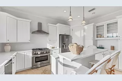 634 Key Royale Drive, Holmes Beach, FL 34217 - Photo 11