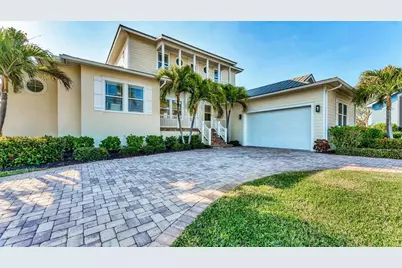 634 Key Royale Drive, Holmes Beach, FL 34217 - Photo 1