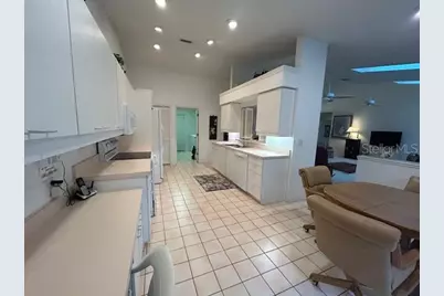 4631 Meadowview Circle, Sarasota, FL 34233 - Photo 11