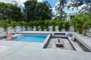 2564 Arlington St, Sarasota, FL 34239 - Photo 3