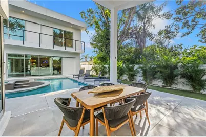 2564 Arlington Street, Sarasota, FL 34239 - Photo 5