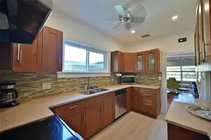 2408 Hillview St, Sarasota, FL 34239 - Photo 11