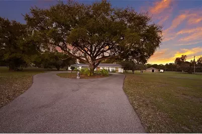 1516 Fox Creek Drive, Sarasota, FL 34240 - Photo 9