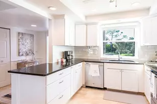 815 Montrose Dr, Venice, FL 34293 - Photo 1