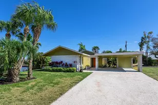 5669 America Dr, Sarasota, FL 34231 - Photo 3