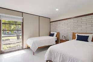 5669 America Dr, Sarasota, FL 34231 - Photo 25