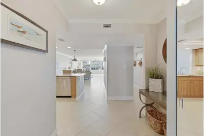 1200 E Peppertree Lane #307, Sarasota, FL 34242 - Photo 11