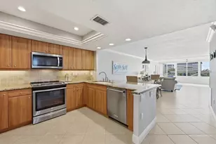 1200 E Peppertree Ln, Sarasota, FL 34242 - Photo 13
