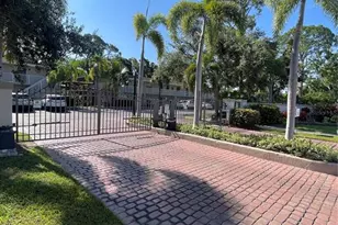 918 La Costa Cir, Sarasota, FL 34237 - Photo 21