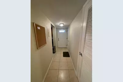 918 La Costa Circle #3, Sarasota, FL 34237 - Photo 3