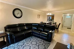 918 La Costa Cir, Sarasota, FL 34237 - Photo 7