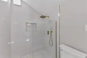 1611 Hyde Park St, Sarasota, FL 34239 - Photo 43