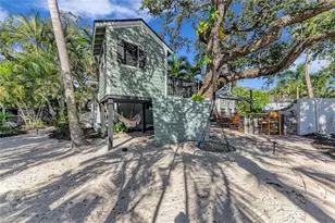 1611 Hyde Park St, Sarasota, FL 34239 - Photo 65