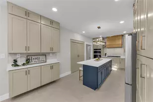 1611 Hyde Park St, Sarasota, FL 34239 - Photo 19