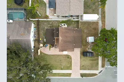 6515 Mauna Loa Boulevard, Sarasota, FL 34241 - Photo 37