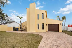 6515 Mauna Loa Blvd, Sarasota, FL 34241 - Photo 1