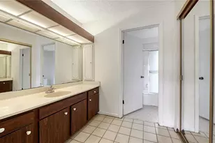 2491 Crispin Ct, Sarasota, FL 34235 - Photo 13