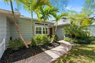 1920 Wisteria St, Sarasota, FL 34239 - Photo 15