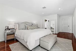 1920 Wisteria St, Sarasota, FL 34239 - Photo 9