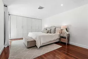 1920 Wisteria St, Sarasota, FL 34239 - Photo 25