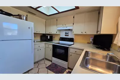 4628 Ashberry Drive, Sarasota, FL 34234 - Photo 5