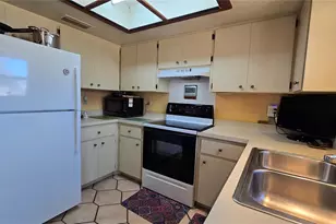 4628 Ashberry Dr, Sarasota, FL 34234 - Photo 5